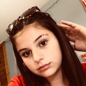 Meet your Posher, Aleena